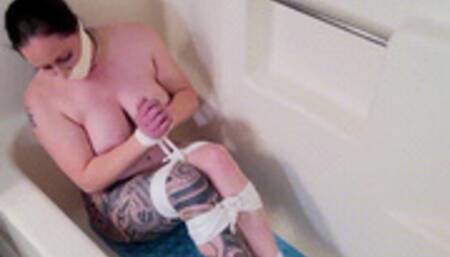 MinxGrrl - Bound and Gagged in the Shower (MP4 Format)