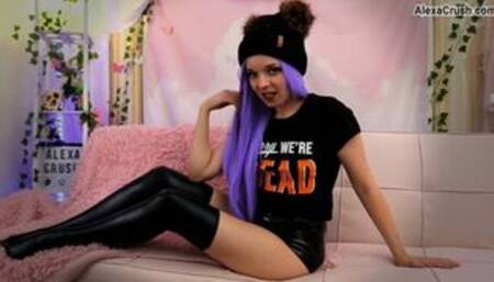 Jerk to Wet Look Booty Shorts - MP4