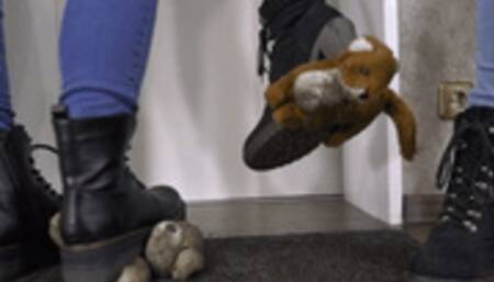 Using your beloved plushies as doormats (small version)