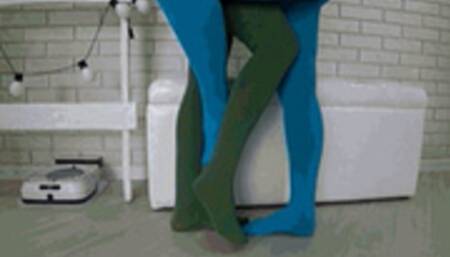Colored legs crossing LoiY and Victoria b