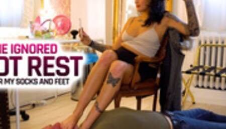 My ignored human footrest ( Foot Domination & Ignoring with Lady JoJo ) - FULL HD MP4