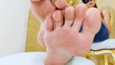 In socks and barefoot - Worship my feet!