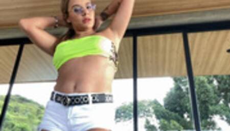 Striptease in the garden