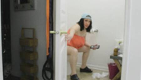 CUTE PEE AND PUSHING A CHOCOLATE DUMP