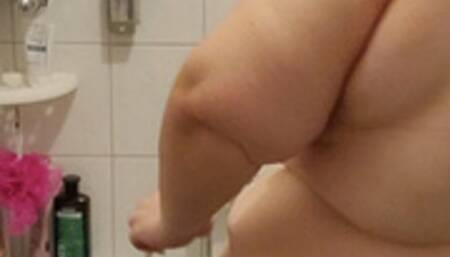 Sweaty German BBW Foamy Shower