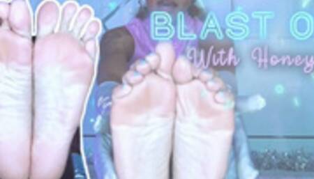 Blast Off With Honey (UHD WMV)