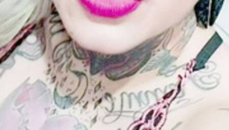 CHASTE SLAVE SMELLING MY PUSSY