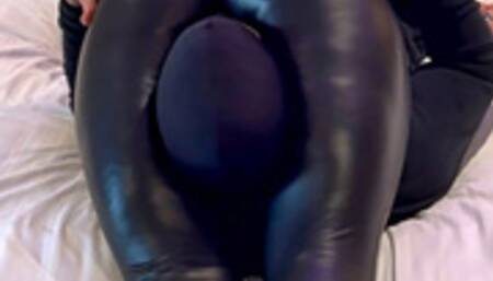 Caramel - Bootylicious in Latex