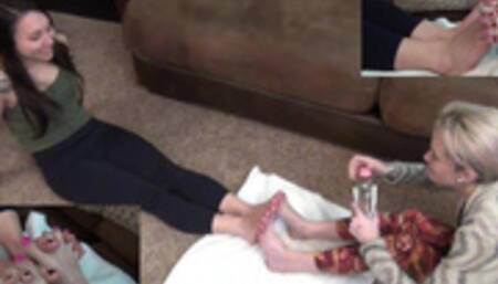 Candice And Saige Lock Them Oily Toes!