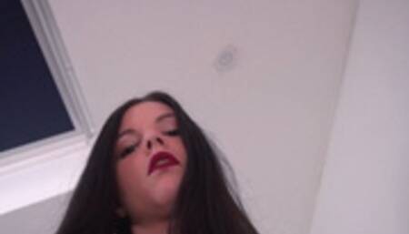 Custom giantess needs you in her mouth HD MP4