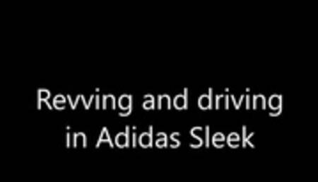 Model Ina Revving und Driving Ford Fiesta ST in Adidas Sleek Sneaker