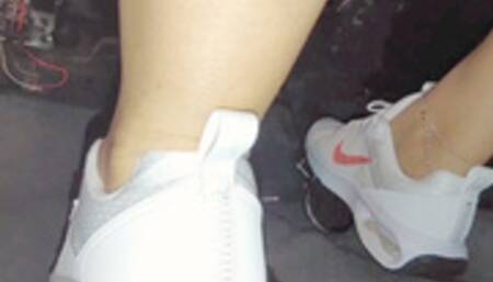 Cory's New Nike Airmax Intrlk Sneaker Stomp and floor