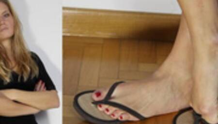 Bianca sexy shoeplay while standing in flip flops - Video update 13269 HD