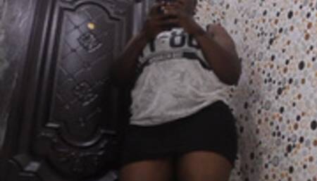 Giantess red lips have a taste