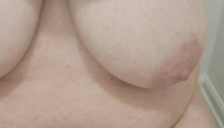 BELLY DROPS TOILET PEE