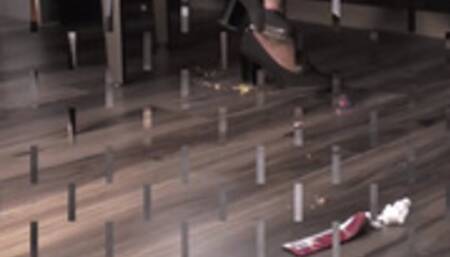 The assistants hate waiting