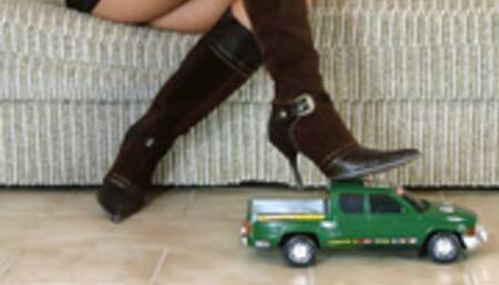 eamdz Victorias car crush (mp4-FHD)