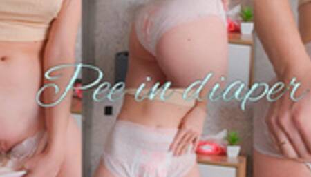 Pee diaper! 4K perfect pussy