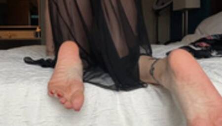 sexy milf hotel tease, morning wrinkled soles show, night ass and soles, red polish, foot fetish