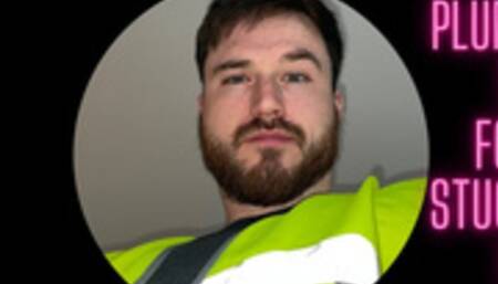 Macrophilia - plumber vore found inside pipe