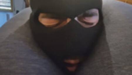 Smothering by my mistress, between her strong thighs