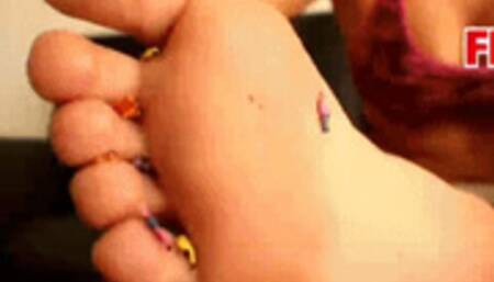 Giantess Dangerous Feet (iPhone)