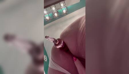 Masturbate with plug