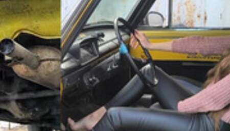 Revving and wet tailpipe (custom video)