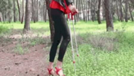 Severe pain in the forest MP4(1280*720)HD