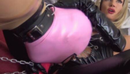 Jenna learns to suck