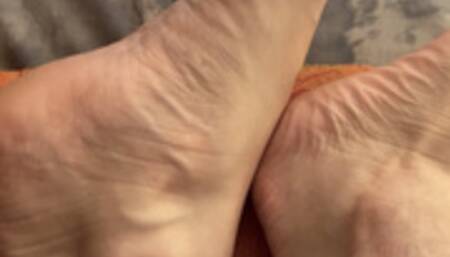 PrincessFeet ankle and heel details, watch my visible pulse, stubble, close ups, foot fetish