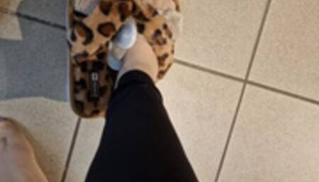 Slippers to buy 1080HD