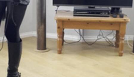 changing into latex catsuit hood and gasmask and cumming hard