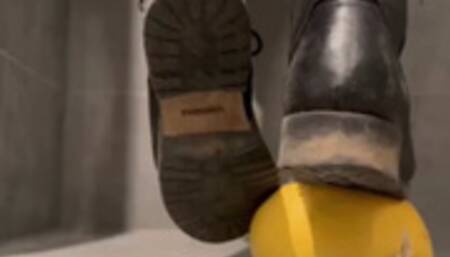 Pomelo and cucumber crush with combat boots and nike sneakers