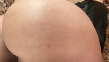 Ass and Asshole Worship in the Bathroom