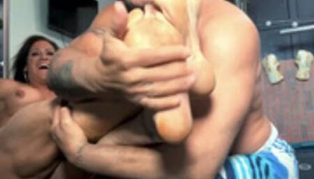 Muscle Milf Gets her Feet Tickled