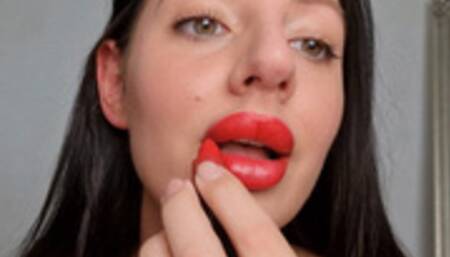 Red Lips vs Black Lips