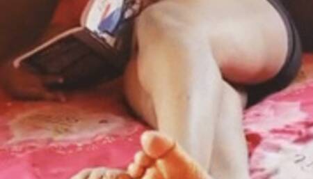 Igbo Omo Actress Scrunches Toes & Displays Wrinkled, Luscious Soles