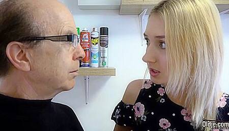 Sofi Otis - A Sexy Encounter In P1