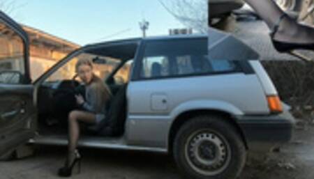 Anya cranking and revving smoky Honda Civic