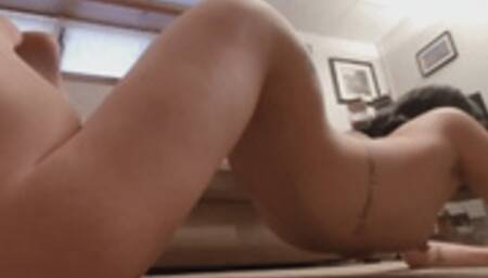 Naughty giantess Cora bares all VR