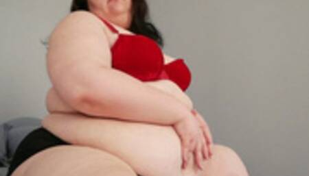 Feed Your Queen - SSBBW Goddess