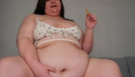 BBW Queen eating sweets