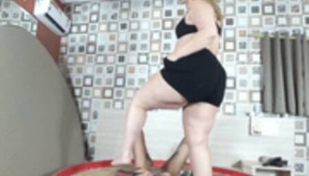 PAWG MISTRESS FARTING ON GIRL SLAVE PART 1 BY BRITNEY HUNTER AND QWEEN CAM BY KLEBER FULL HD