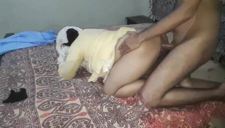Hot pregnant desi Aunty having sex with her house worker, and the worker enjoyed fucking the Indian Aunty