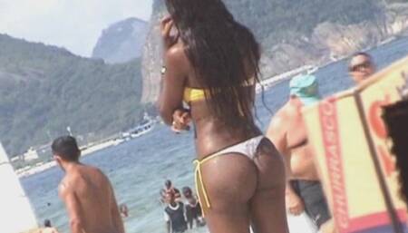 Round ass at the beach - GNDBeachVideos