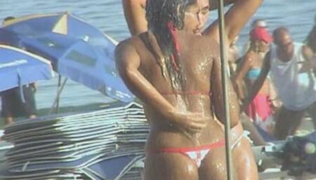 Showering off at the beach - GNDBeachVideos