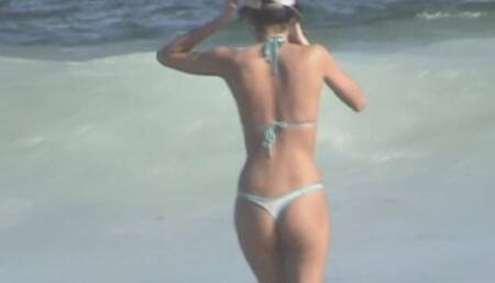 Skinny babe at the beach - GNDBeachVideos