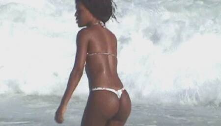 Thin Brazilian beauty - GNDBeachVideos