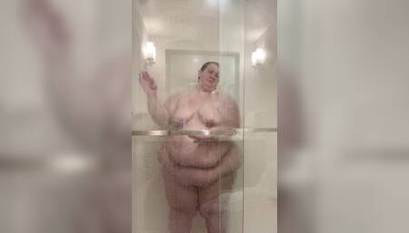Hotel SSBBW Shower